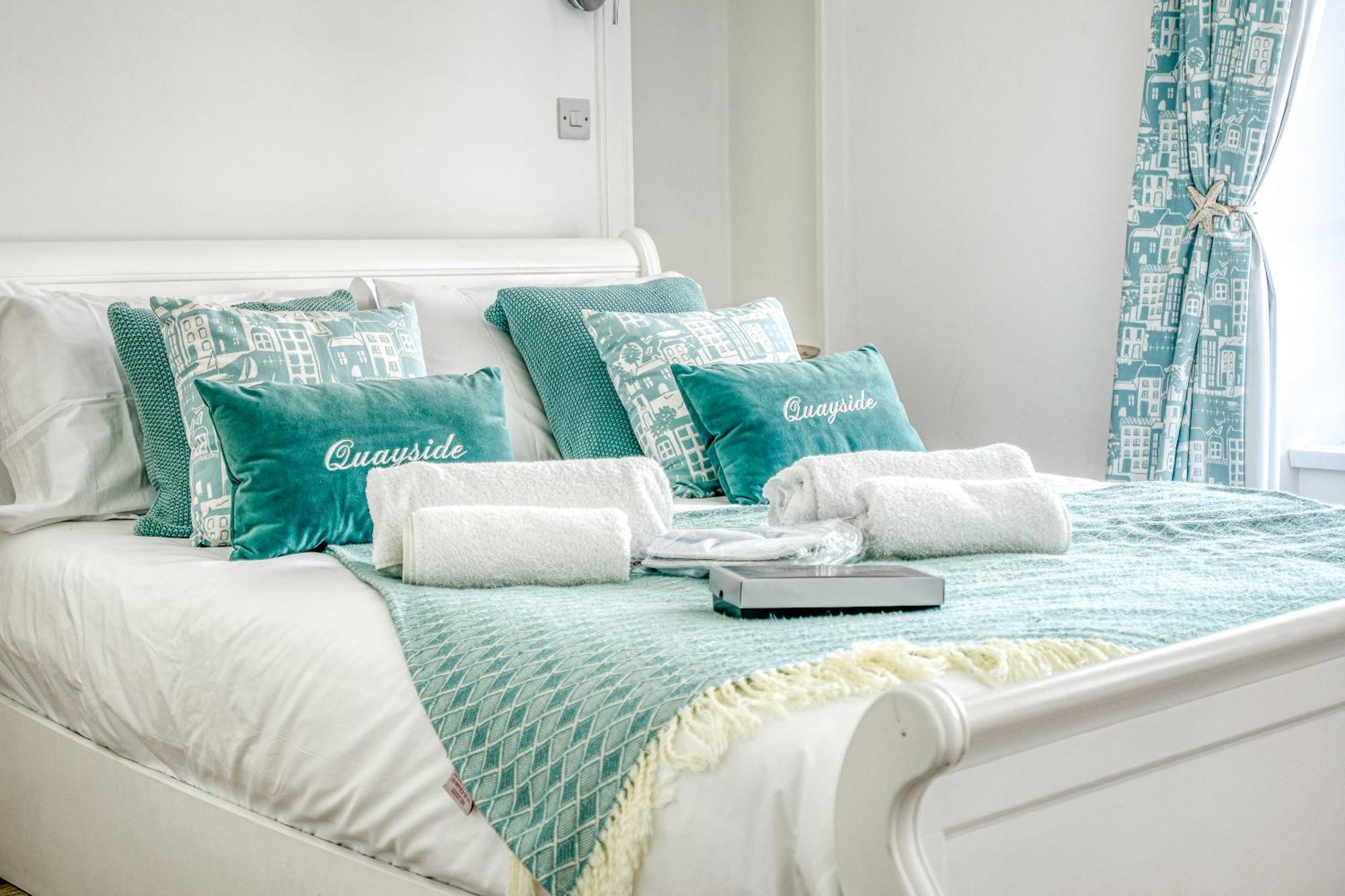 Quayside- In The Harbour Bowl Villa Brixham Eksteriør bilde